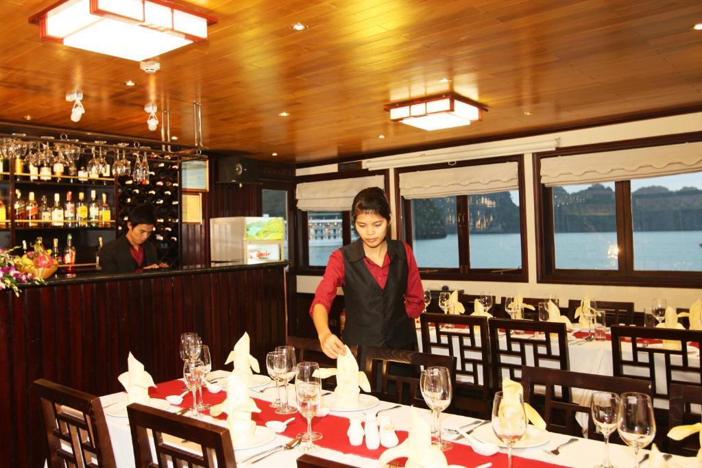 Garden Bay Premium Cruise Hotel Ha Long Eksteriør billede