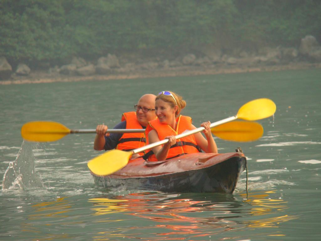 Garden Bay Premium Cruise Hotel Ha Long Eksteriør billede